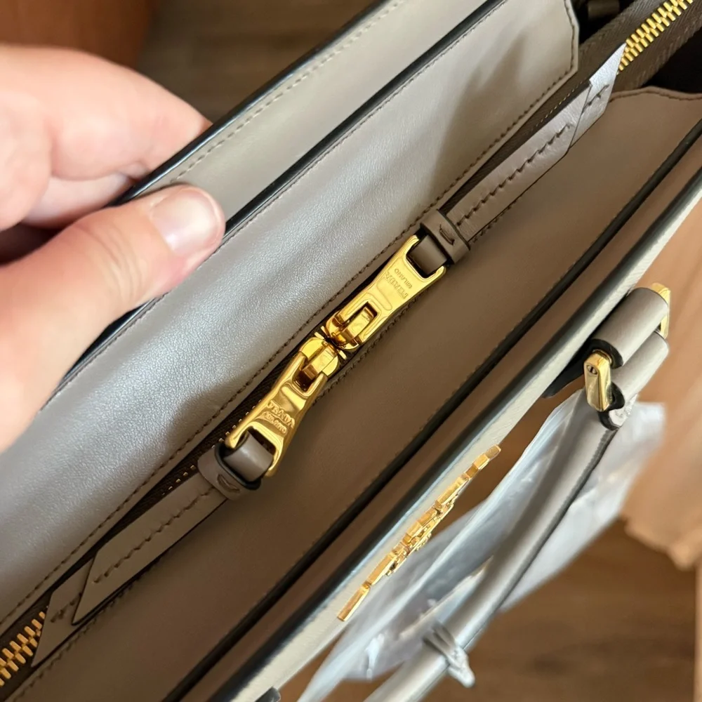 Prada Gray Leather Women's Bag - Picture 9 of 10